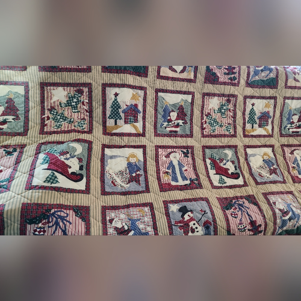 Christmas quilt - Picture 4 of 5